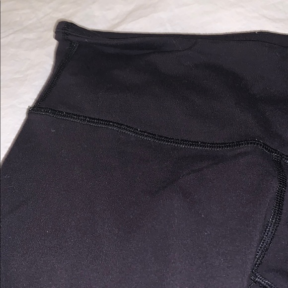 Black lululemon LOW RISE wunder under leggings - Picture 8 of 8
